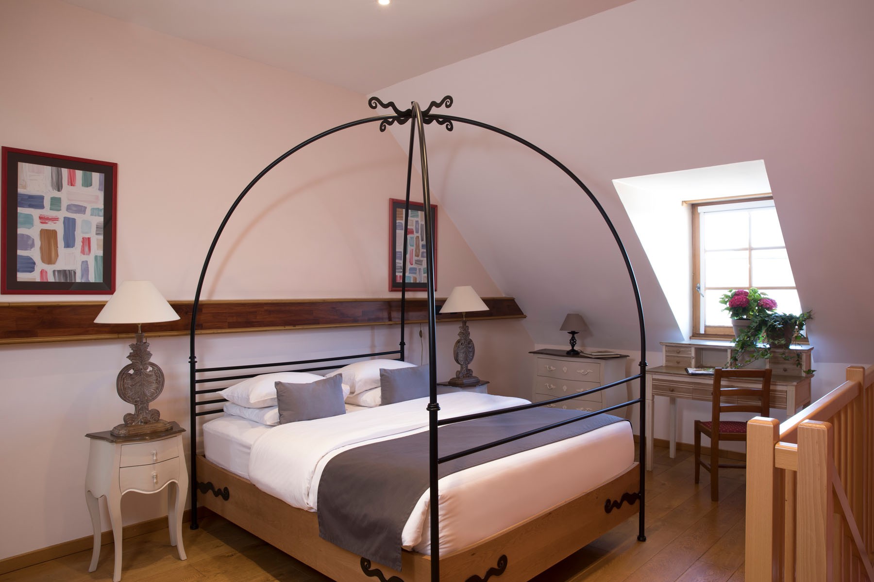 19/Chambres/Duplex/Chambre_duplex_baldaquin_hotel_spa_le_lion_d_or_pont_l_eveque_normadie_HD_1.jpg