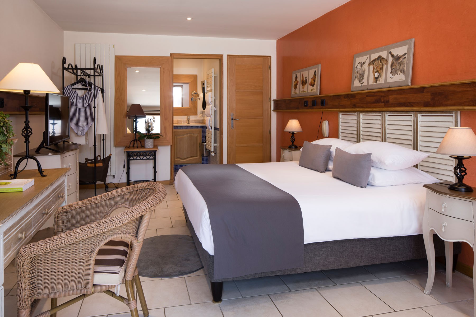 19/Chambres/Traditionnelle/Chambre_traditionnelle_hotel_spa_le_lion_d_or_pont_l_eveque_normadie_HD_1.jpg