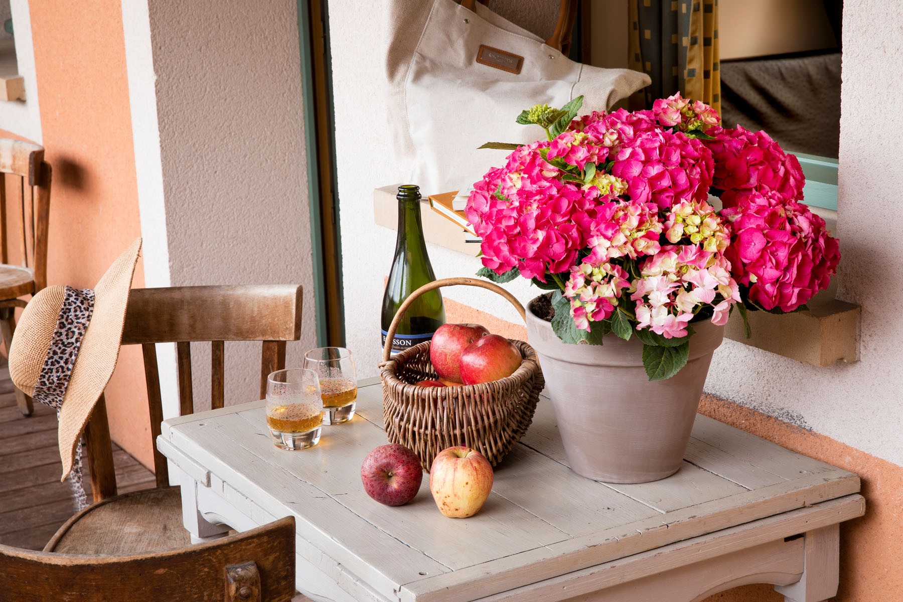 19/Restaurant/Balcon_cidre_normand_hotel_spa_le_lion_d_or_pont_l_eveque_normandie_HD_1.jpg